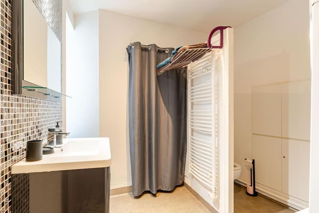 Bel appartement dans le centre historique avec wi-fi et toutes les commodités Dinan Extérieur photo